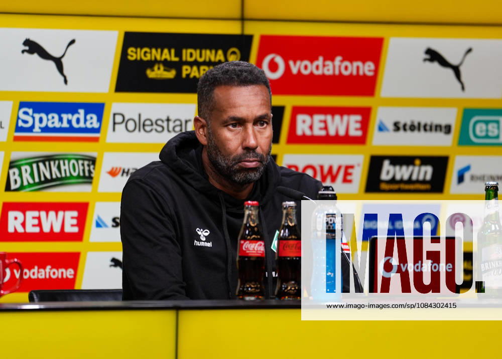 Daniel Thioune, head coach of SV Werder Bremen, speaks with media representatives at the postgame press conference; GER, Borussia Dortmund vs. SV Werder Bremen, Bundesliga 1, Matchday 5, 2026–27 season, SIGNAL IDUNA PARK, Dortmund, October 9, 2026. DFL regulations prohibit any use of photographs as image sequences and or quasi-video. Borussia Dortmund vs. SV Werder Bremen, Bundesliga 1, Matchday 5, 2026–27 season, October 9, 2026, Dortmund
