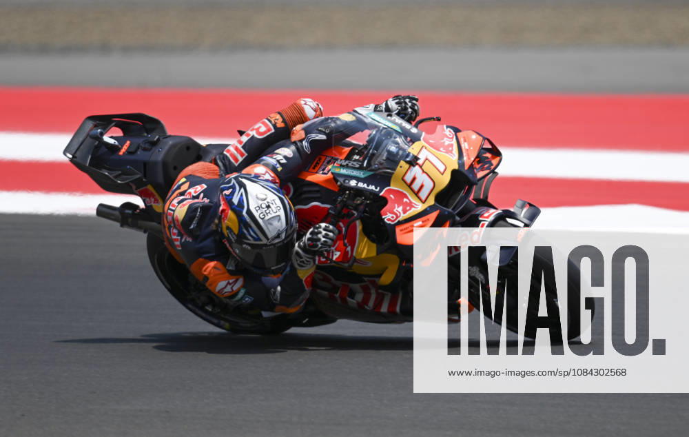 (261010) -- LOMBOK, Oct. 10, 2026 -- Red Bull KTM Factory Racing s Pedro Acosta of Spain races during the qualifying 2 at the Pertamina Grand Prix of Indonesia 2026 at Mandalika International circuit in Lombok, Indonesia, Oct. 10, 2026. ) (SP)INDONESIA-LOMBOK-MOTOGP-GRAND PRIX OF INDONESIA-QUALIFYING 2 Zulkarnain