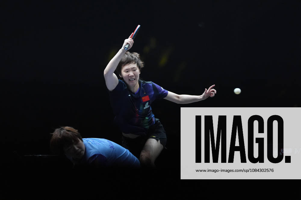 (261010) -- BEIJING, Oct. 10, 2026 -- Wang Manyu (R) Kuai Man of China compete during the women s doubles final match against Harimoto Miwa Hayata Hina of Japan at 2026 World Table tennis, Tischtennis (WTT) China Smash in Beijing, China, Oct. 10, 2026. ) (SP)CHINA-BEIJING-TABLE TENNIS-WTT-CHINA SMASH-WOMEN S DOUBLES (CN) XiexHan