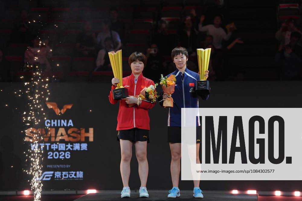 (261010) -- BEIJING, Oct. 10, 2026 -- Champions Wang Manyu (R) Kuai Man of China celebrate with their trophies during the awarding ceremony after the women s doubles final match against Harimoto Miwa Hayata Hina of Japan at 2026 World Table tennis, Tischtennis (WTT) China Smash in Beijing, China, Oct. 10, 2026. ) (SP)CHINA-BEIJING-TABLE TENNIS-WTT-CHINA SMASH-WOMEN S DOUBLES (CN) XiexHan