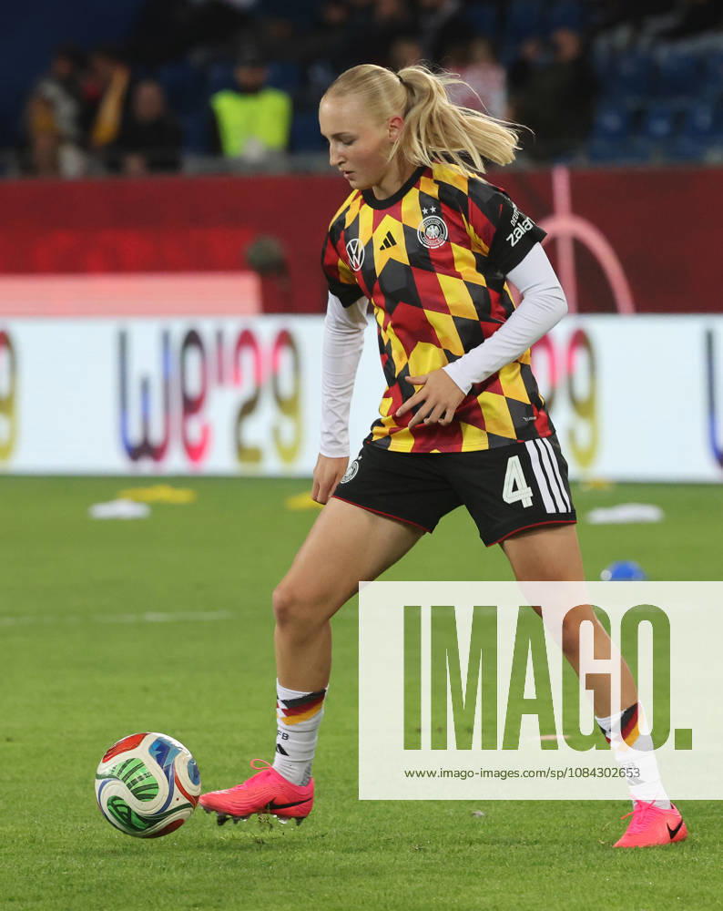 Karlsruhe, Women s International Soccer Match: Germany vs. Australia, Luzie Zähringer (GER)