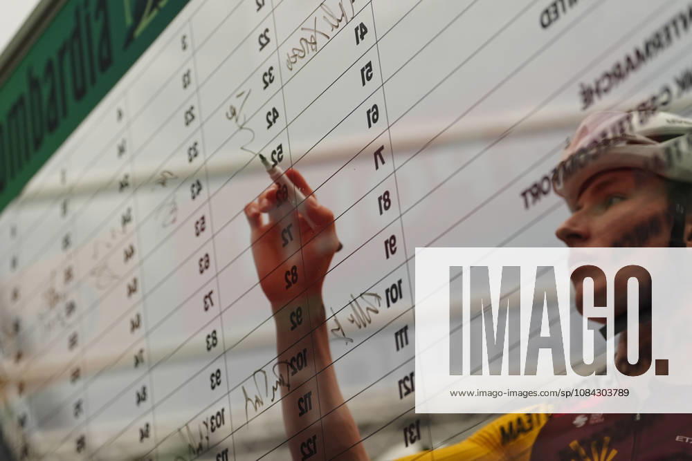 Sign the sheetduring the 120th edition of the Il Lombardia, Tour of Lombardy cycling race, a 239 km one day race from Bergamo to Como on October 10, 2026, Italy.