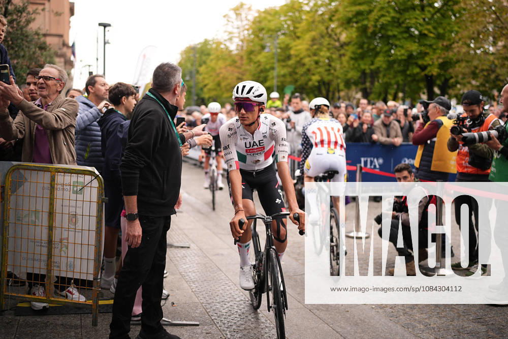 Mexico s Isaac Del Toro Romero of UAE Team Emirates XRG during the 120th edition of the Il Lombardia, Tour of Lombardy cycling race, a 239 km one day race from Bergamo to Como on October 10, 2026, Italy.