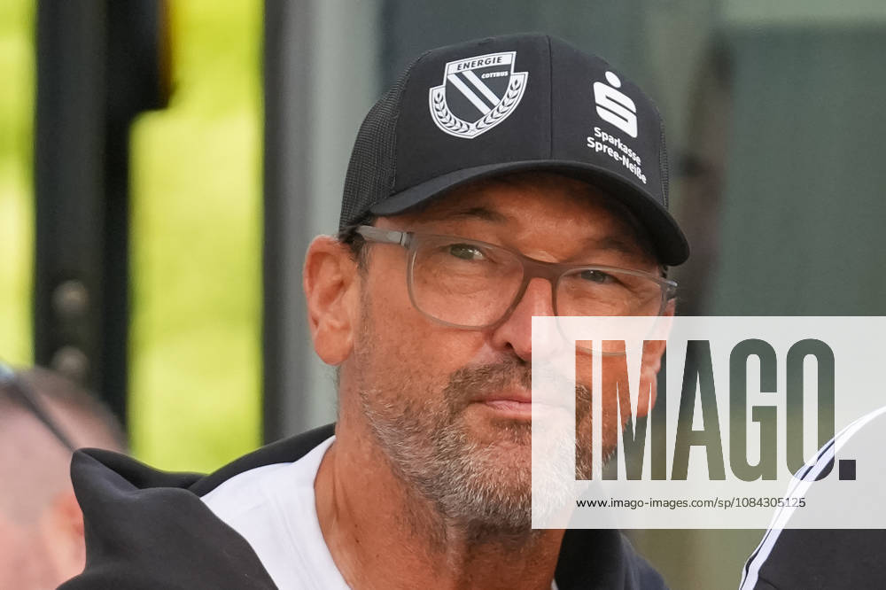 German Soccer 2nd Division 2026–2027, Matchday 7: SV Darmstadt 98 vs. FC Energie Cottbus at Merck Stadium am Böllenfalltor in Darmstadt; Claus Dieter Wollitz, FCE Head Coach—portrait photo, portrait, individual shot, portrait