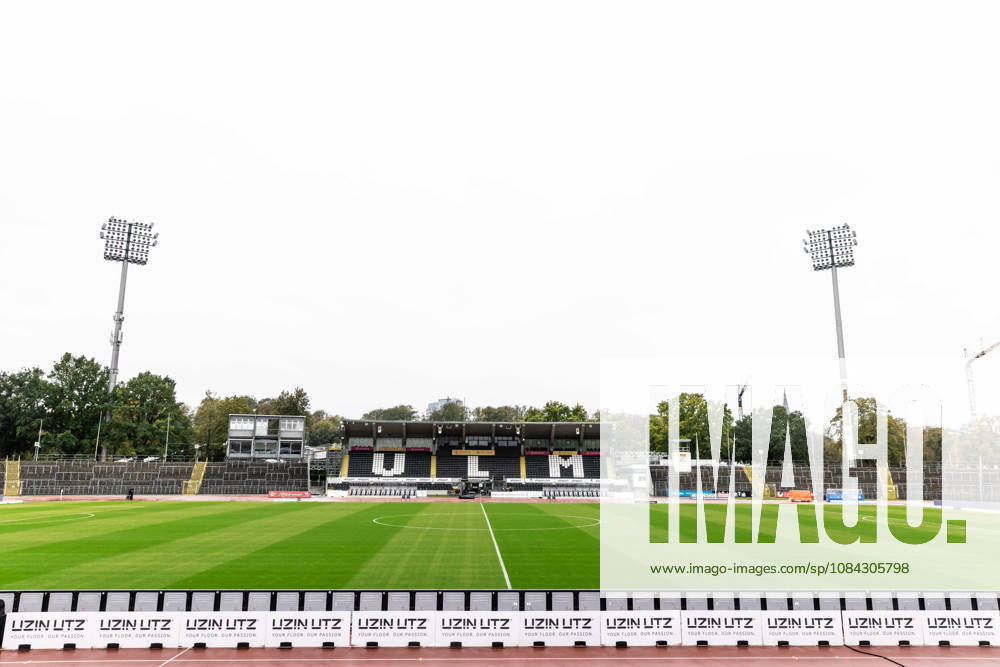 SSV Ulm 1846 Soccer vs. Eintracht Frankfurt II, Soccer, Regionalliga Southwest, Matchday 11, Donaustadion Ulm, October 26, 2010. The Donaustadion Ulm, home stadium of SSV Ulm 1846 Soccer. Interior view of the main grandstand. Wide shot. SSV Ulm 1846 Soccer vs. Eintracht Frankfurt II, Soccer, Regionalliga Southwest, Matchday 11, Donaustadion Ulm, October 26, Photo by Lucca Fundel, Ulm, Donaustadion, Baden-Württemberg, Germany