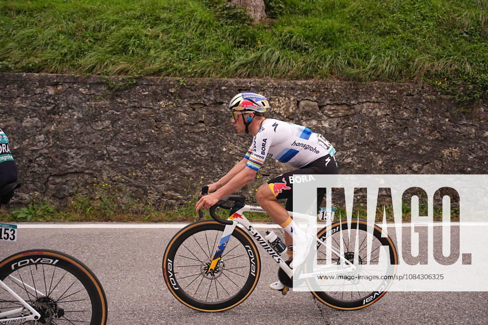 Mexico s Isaac Del Toro Romero of UAE Team Emirates XRG during the 120th edition of the Il Lombardia, Tour of Lombardy cycling race, a 239 km one day race from Bergamo to Como on October 10, 2026, Italy.
