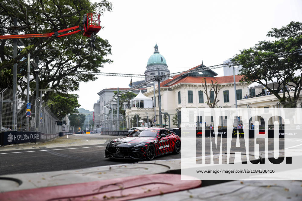F1 - SINGAPORE GRAND PRIX 2026 Safety car, rain, pluie, during the 2026 Formula 1 Singapore Grand Prix, 17th round of the 2026 Formula One World Championship, WM, Weltmeisterschaft from October 9 to 11, 2026 on the Marina Bay Street Circuit, in Singapore, Singapore - SingaporeSingapore