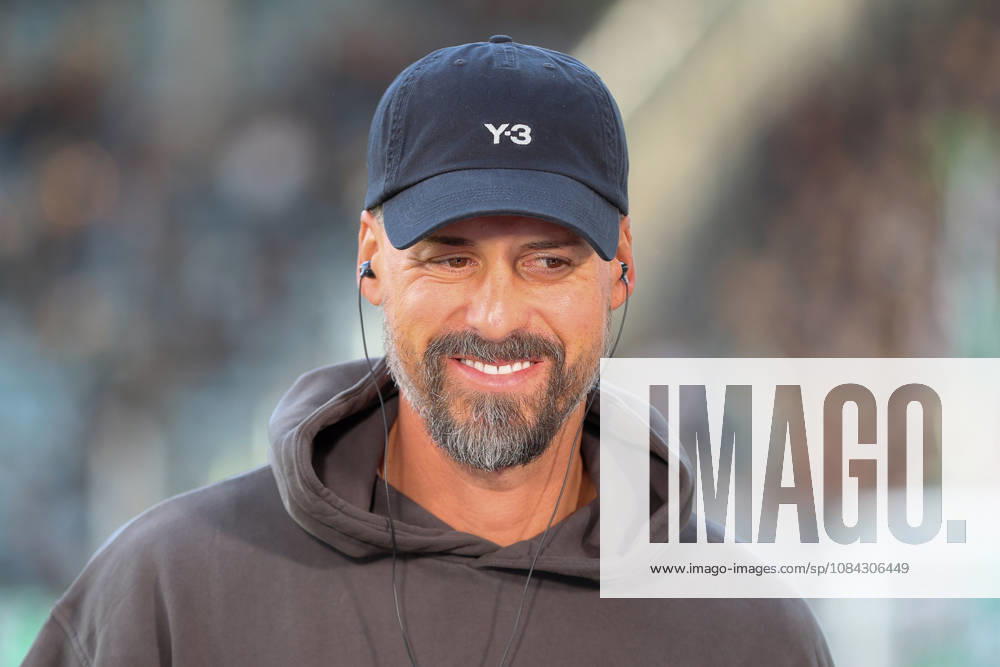 Soccer, 2. Bundesliga, 1 FC Magdeburg vs. Hannover 96, Sandro Wagner (Hannover), Coach Profile, Portrait, Single Image: laughing, smiling, positive, satisfied. DFL DFB REGULATIONS PROHIBIT ANY USE OF PHOTOGRAPHS AS IMAGE SEQUENCES AND OR QUASI-VIDEO. Magdeburg