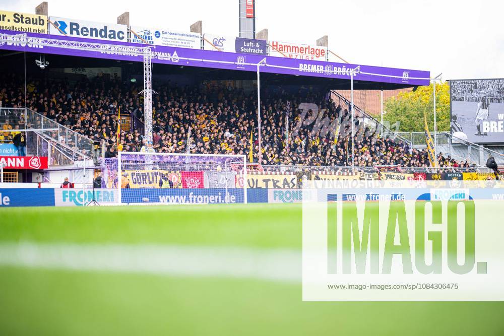 Soccer, 2026–2027, 2. Bundesliga, Matchday 7, VfL Osnabrück vs. SG Dynamo Dresden, Fans, Dresden. DFL regulations prohibit any use of photographs as image sequences and or quasi-video.