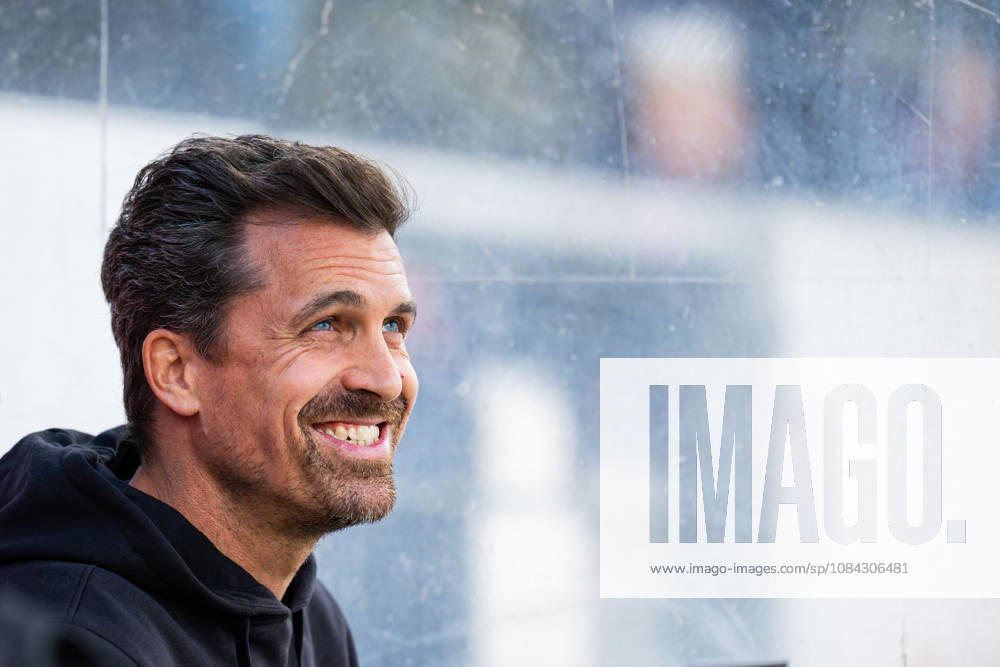 Soccer, 2026–2027, 2. Bundesliga, Matchday 7, VfL Osnabrück vs. SG Dynamo Dresden, Thomas Stamm, Coach of Dresden. DFL regulations prohibit any use of photographs as image sequences and or quasi-video.