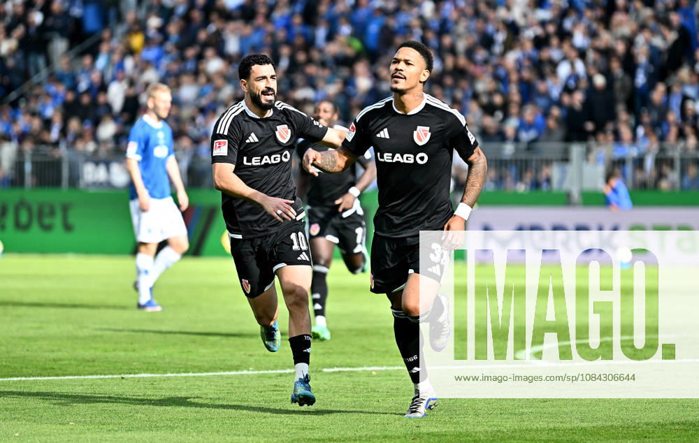 Soccer 2. Bundesliga, SV Darmstadt 98 vs. Energie Cottbus, Tolcay Cigerci, FC Energie Cottbus, Goal Scorer: Justin Butler, FC Energie Cottbus, Goal Celebration, celebration, goal celebration, celebrating the goal, 0–1, cheering, celebrated, cheers, celebration, DFL, DFB REGULATIONS PROHIBIT ANY USE OF PHOTOGRAPHS as IMAGE SEQUENCES and or QUASI-VIDEO, Darmstadt