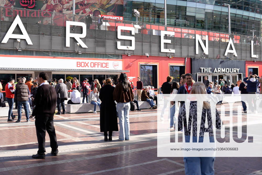 10th October 2026; Emirates Stadium, London, England; Premier League Football, Arsenal versus Leeds United; A general view of supporters outside the Emirates stadium prior to the kick-off TomxMajor