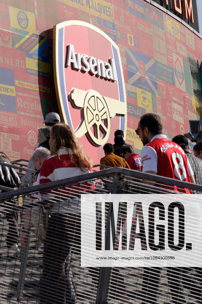10th October 2026; Emirates Stadium, London, England; Premier League Football, Arsenal versus Leeds United; A general view of supporters outside the Emirates stadium prior to the kick-off TomxMajor