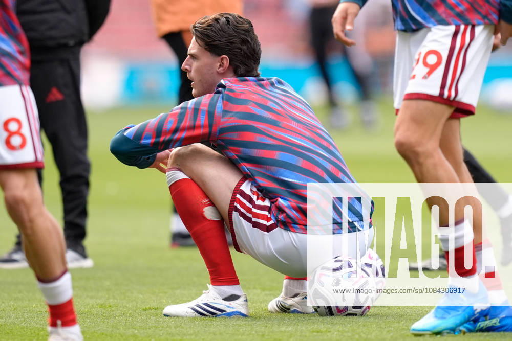 10th October 2026; Emirates Stadium, London, England; Premier League Football, Arsenal versus Leeds United; Declan Rice warming up prior to kick-off TomxMajor