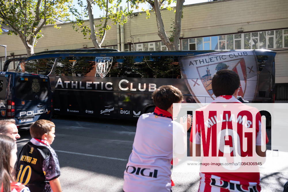 ESP LaLiga EA Sports Rayo Vallecano vs. Athletic Club Athletic fans welcoming the Athletic team bus during the LaLiga EA Sports match between Rayo Vallecano and Athletic Club, played at Vallecas Stadium in Madrid on October 10, 2026, in Spain. Spain Soccer