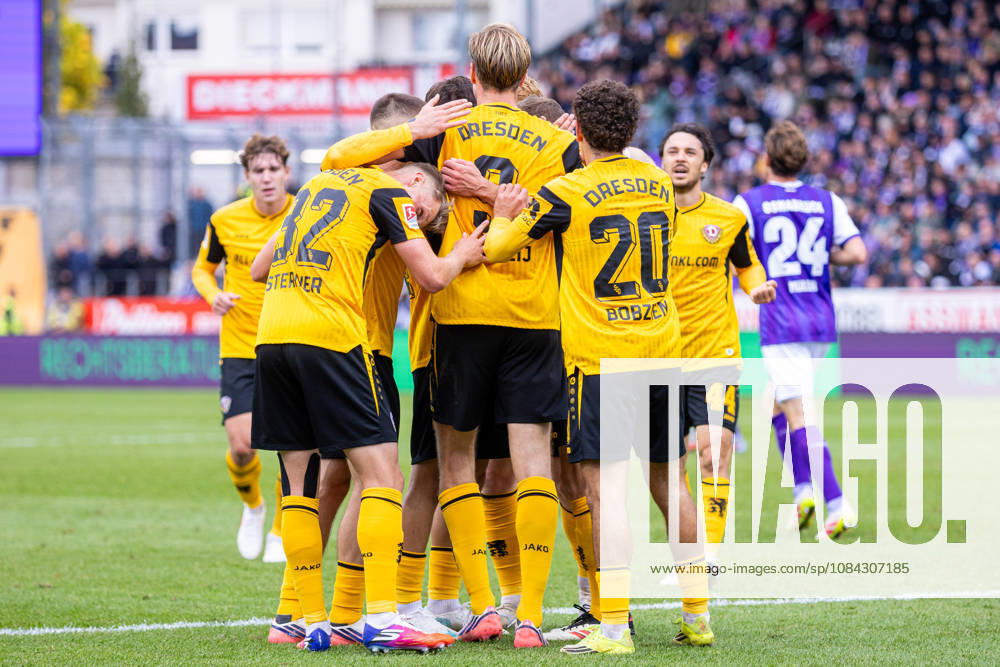 The SG Dynamo Dresden players celebrate Niklas Hauptmann s 1-0 goal. SG Dynamo Dresden, 27 GER, VfL Osnabrück vs. SG Dynamo Dresden, soccer, 2. Bundesliga, Matchday 7, 2026–2027 season, October 10, 2026 DFL regulations prohibit any use of photographs as image sequences and or quasi-video GER, VfL Osnabrück vs. SG Dynamo Dresden, soccer, 2. Bundesliga, Matchday 7, 2026–2027 season, October 10, 2026, Osnabrück