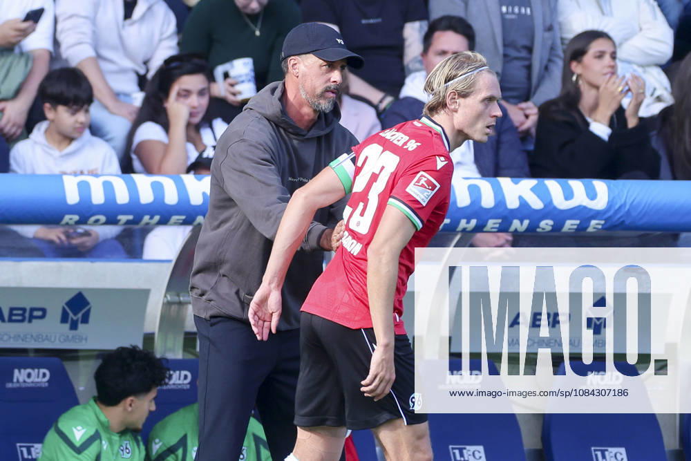 Hannover 96 coach Sandro Wagner and Hannover 96 coach Stefan Teitur Thordarson look disappointed during the 2. Bundesliga match between 1. FC Magdeburg and Hannover 96 at Avnet Arena on October 10, 2026, in Magdeburg, Germany Photo by Marco Steinbrenner DeFodi Images Coach Sandro Wagner of Hannover 96 and Stefan Teitur Thordarson of Hannover 96 look dejected during the 2nd Bundesliga match between 1 FC Magdeburg and Hannover 96 at Avnet Arena on October 10, 2026 in Magdeburg, Germany. Photo by Marco Steinbrenner, DeFodi Images. DFB and DFL regulations prohibit any use of photographs as image sequences and or quasi-video. Photo by Marco Steinbrenner, DeFodi Images.