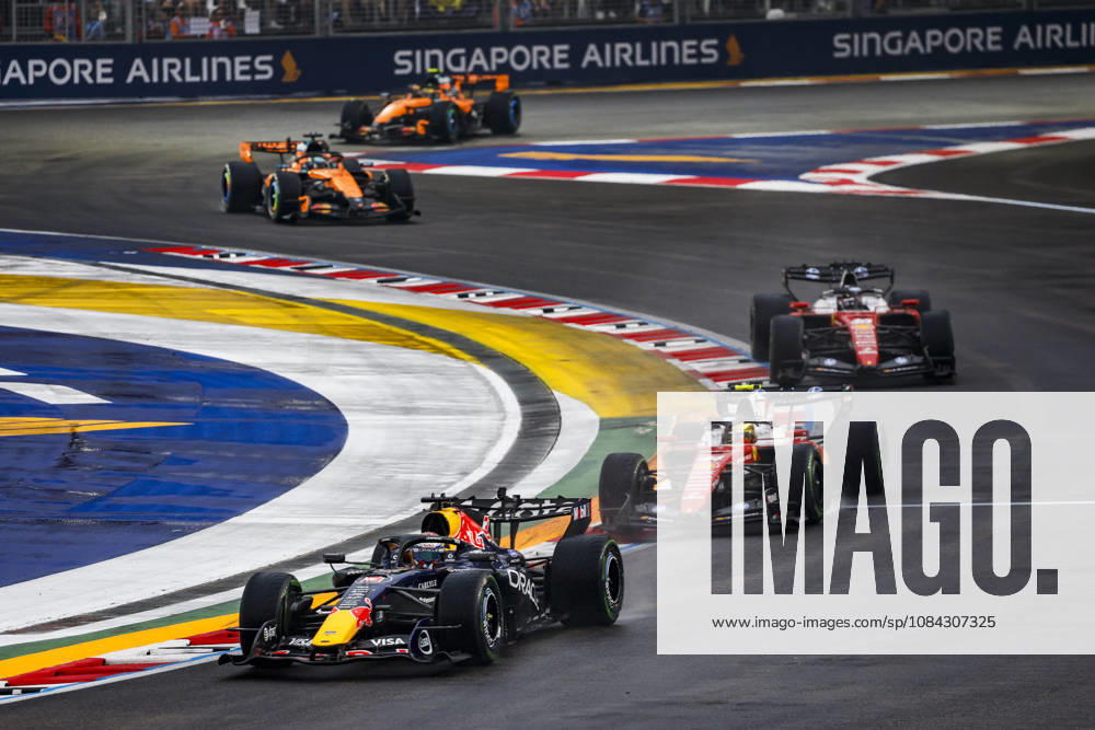 F1 - SINGAPORE GRAND PRIX 2026 03 VERSTAPPEN Max (nld), Red Bull Racing Ford RB22, action during the 2026 Formula 1 Singapore Grand Prix, 17th round of the 2026 Formula One World Championship, WM, Weltmeisterschaft from October 9 to 11, 2026 on the Marina Bay Street Circuit, in Singapore, Singapore - SingaporeSingapore