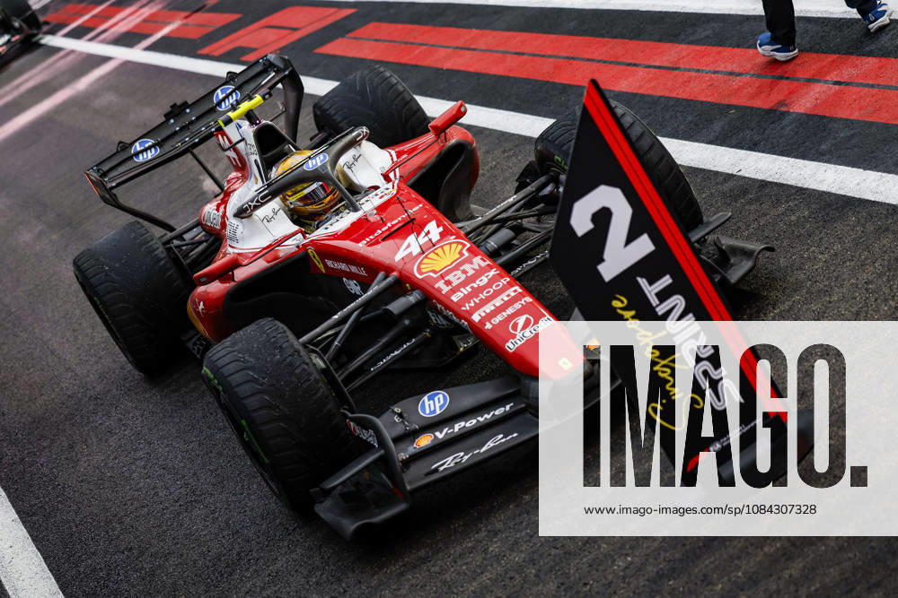 F1 - SINGAPORE GRAND PRIX 2026 HAMILTON Lewis (gbr), Scuderia Ferrari SF-26, portrait, parc fermÃ during the 2026 Formula 1 Singapore Grand Prix, 17th round of the 2026 Formula One World Championship, WM, Weltmeisterschaft from October 9 to 11, 2026 on the Marina Bay Street Circuit, in Singapore, Singapore - SingaporeSingapore
