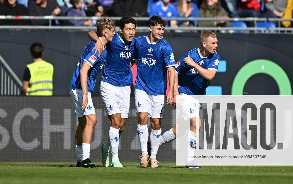 Soccer 2. Bundesliga, SV Darmstadt 98 vs. Energie Cottbus, Nicolas Verkooijen (SV Darmstadt 98), Ho Jae Ho Jae Lee (SV Darmstadt 98), Goal Scorer: Noah Weißhaupt (SV Darmstadt 98), Kai Klefisch, SV Darmstadt 98, goal celebration, celebration, goal celebration, celebrating the goal, 1–1, cheering, celebrated, cheers, Darmstadt