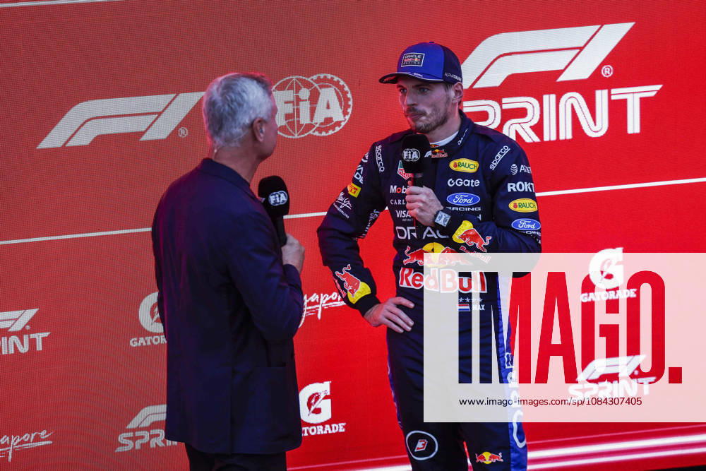 F1 - SINGAPORE GRAND PRIX 2026 VERSTAPPEN Max (nld), Red Bull Racing Ford RB22, portrait during the 2026 Formula 1 Singapore Grand Prix, 17th round of the 2026 Formula One World Championship, WM, Weltmeisterschaft from October 9 to 11, 2026 on the Marina Bay Street Circuit, in Singapore, Singapore - SingaporeSingapore