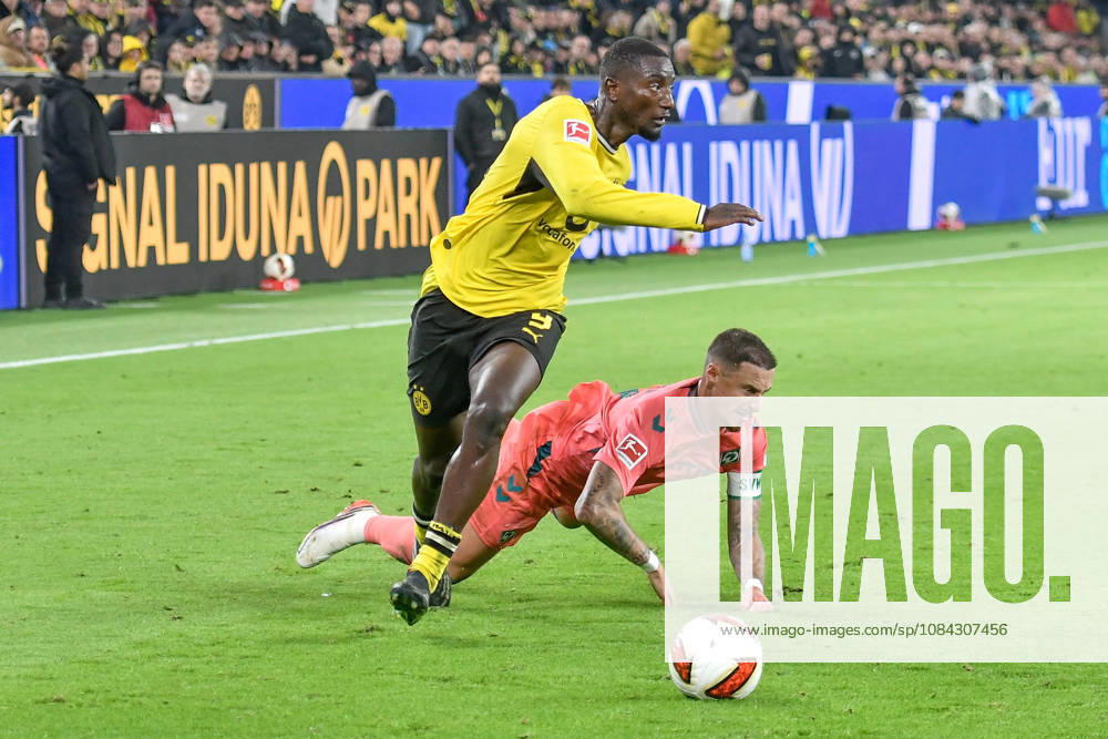 From left: Serhou Guirassy (Dortmund 9) and Marco Friedl (Bremen 32) in a one-on-one battle, September 10, 2026 ¢ Soccer ¢ Borussia Dortmund vs. SV Werder Bremen, Signal Iduna Park, Dortmund, DFB DFL regulations prohibit any use of photographs as image sequences and or quasi-video NRW Germany