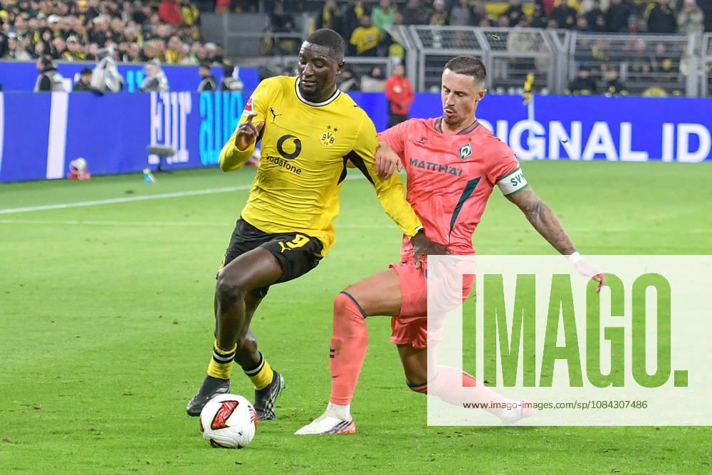 From left: Serhou Guirassy (Dortmund 9) and Marco Friedl (Bremen 32) in a one-on-one battle, September 10, 2026 ¢ Soccer ¢ Borussia Dortmund vs. SV Werder Bremen, Signal Iduna Park, Dortmund, DFB DFL regulations prohibit any use of photographs as image sequences and or quasi-video NRW Germany