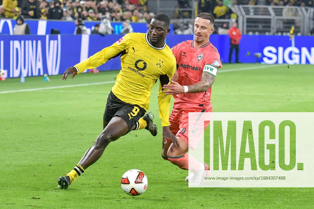 From left: Serhou Guirassy (Dortmund 9) and Marco Friedl (Bremen 32) in a one-on-one battle, September 10, 2026 ¢ Soccer ¢ Borussia Dortmund vs. SV Werder Bremen, Signal Iduna Park, Dortmund, DFB DFL regulations prohibit any use of photographs as image sequences and or quasi-video NRW Germany