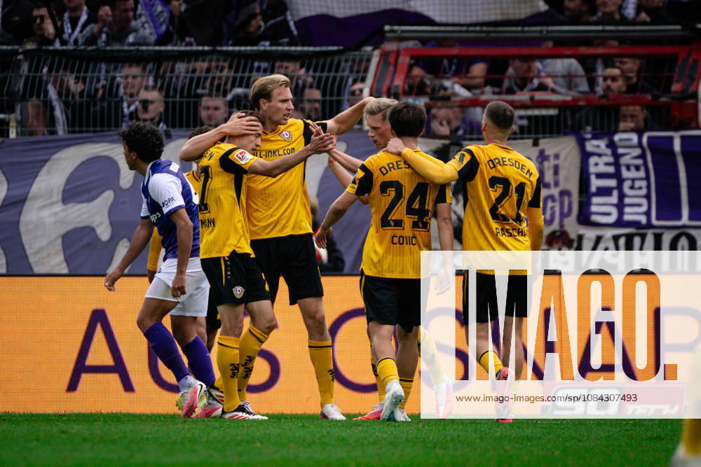 Goal celebration for the 0-1 by Niklas Hauptmann, 27, Dresden; VfL Osnabrück vs. SG Dynamo Dresden, Soccer, 2. Bundesliga, Matchday 7, October 10, 2026. DFL regulations prohibit any use of photographs as image sequences and or quasi-video. Osnabrück, Lower Saxony, Germany
