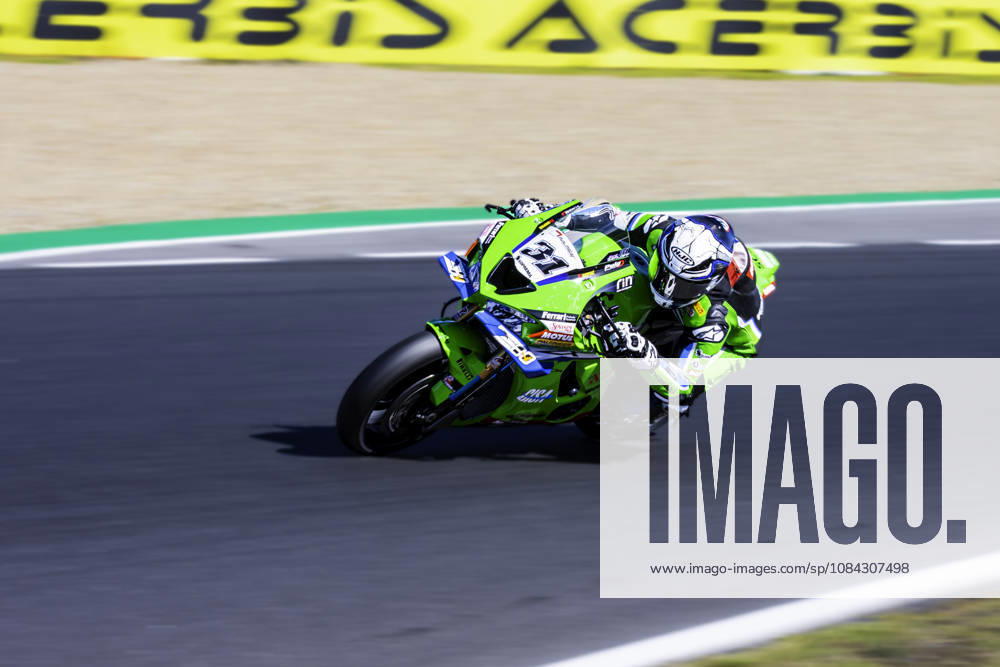 Garrett Gerloff of Kawasaki WorldSBK Team in action during the Superpole of the FIM Superbike World Championship, WM, Weltmeisterschaft at Circuito Estoril on October 10, 2026 in Cascais, Portugal. Cascais Portugal - ZUMAr200 20261010_zsp_r200_003