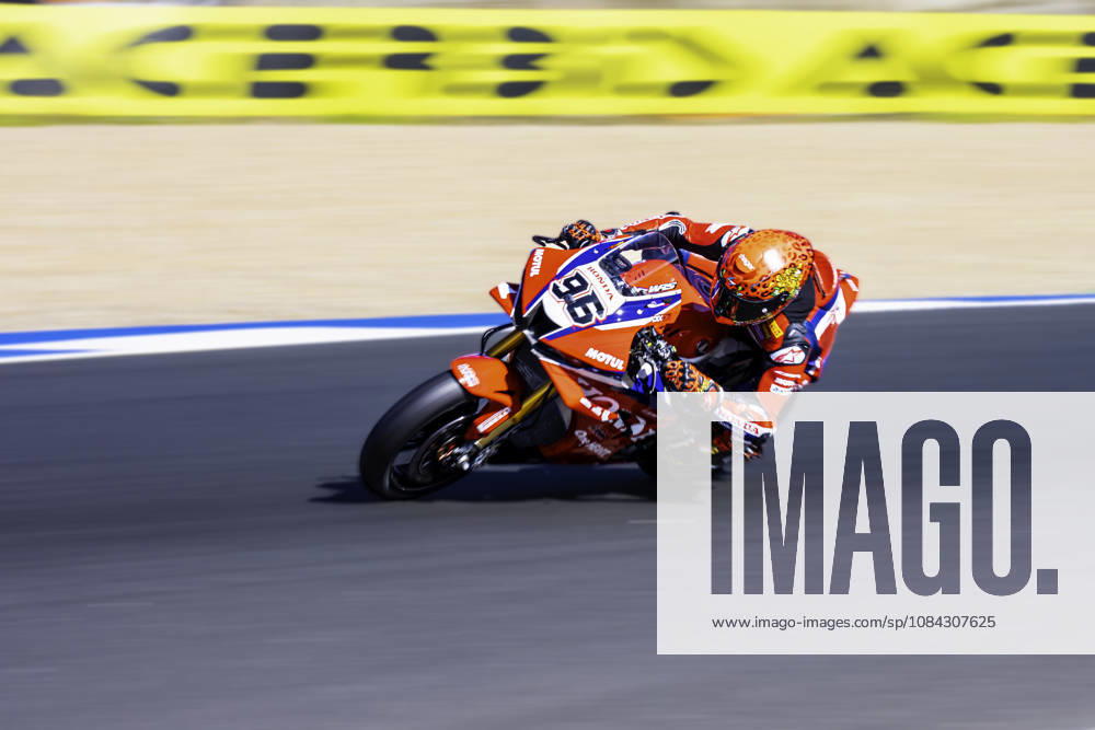 Jake Dixon of Honda HRC in action during the Superpole of the FIM Superbike World Championship, WM, Weltmeisterschaft at Circuito Estoril on October 10, 2026 in Cascais, Portugal. Motorsports 2026: WorldSBK - Tissot Estoril Round - ZUMAr200 20261010_zsp_r200_007