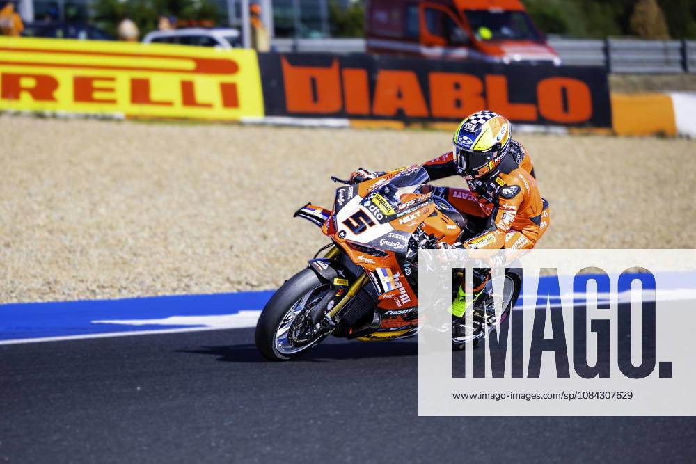 Yari Montella of Barni Spark Racing Team in action during the Superpole of the FIM Superbike World Championship, WM, Weltmeisterschaft at Circuito Estoril on October 10, 2026 in Cascais, Portugal. Motorsports 2026: WorldSBK - Tissot Estoril Round - ZUMAr200 20261010_zsp_r200_010