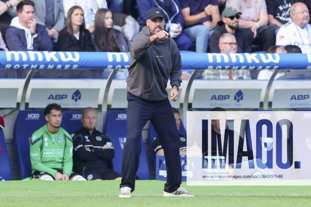 Hannover 96 coach Sandro Wagner gestures during the 2. Bundesliga match between 1. FC Magdeburg and Hannover 96, Avnet Arena on October 10, 2026, in Magdeburg, Germany. Photo by Marco Steinbrenner, DeFodi Images. Coach Sandro Wagner of Hannover 96 gestures during the 2nd Bundesliga match between 1 FC Magdeburg and Hannover 96 at Avnet Arena on October 10, 2026 in Magdeburg, Germany. Photo by Marco Steinbrenner, DeFodi Images. DFB and DFL regulations prohibit any use of photographs as image sequences and or quasi-video. Photo by Marco Steinbrenner, DeFodi Images.