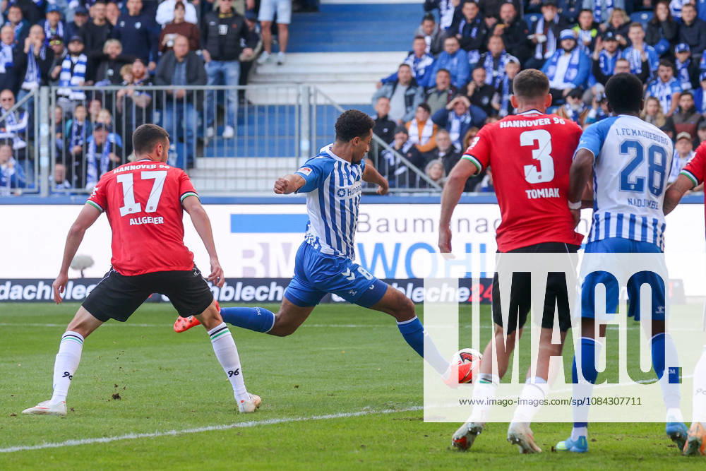 Soccer, 2. Bundesliga, 1. FC Magdeburg vs. Hannover 96,; from left: Goal to make it 2–0 by Emmanuel Iyoha, Magdeburg; 8. DFL and DFB regulations prohibit any use of photographs as image sequences and or quasi-video, Magdeburg