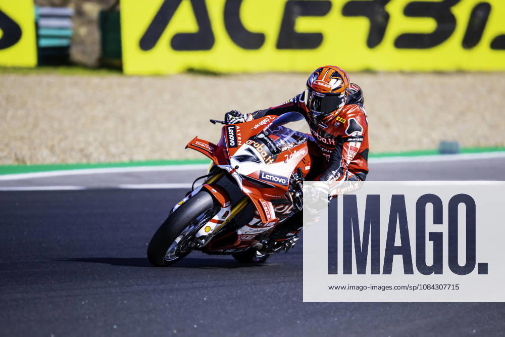 Iker Lecuona of Aruba.It Racing - Ducati in action during the Superpole of the FIM Superbike World Championship, WM, Weltmeisterschaft at Circuito Estoril on October 10, 2026 in Cascais, Portugal. Motorsports 2026: WorldSBK - Tissot Estoril Round - ZUMAr200 20261010_zsp_r200_037