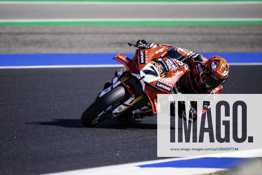 Iker Lecuona of Aruba.It Racing - Ducati in action during the Superpole of the FIM Superbike World Championship, WM, Weltmeisterschaft at Circuito Estoril on October 10, 2026 in Cascais, Portugal. Motorsports 2026: WorldSBK - Tissot Estoril Round - ZUMAr200 20261010_zsp_r200_019