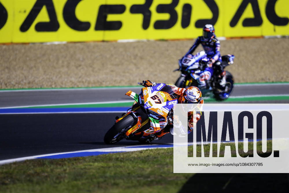 Alberto Surra of Motocorsa Racing in action during the Superpole of the FIM Superbike World Championship, WM, Weltmeisterschaft at Circuito Estoril on October 10, 2026 in Cascais, Portugal. Motorsports 2026: WorldSBK - Tissot Estoril Round - ZUMAr200 20261010_zsp_r200_035