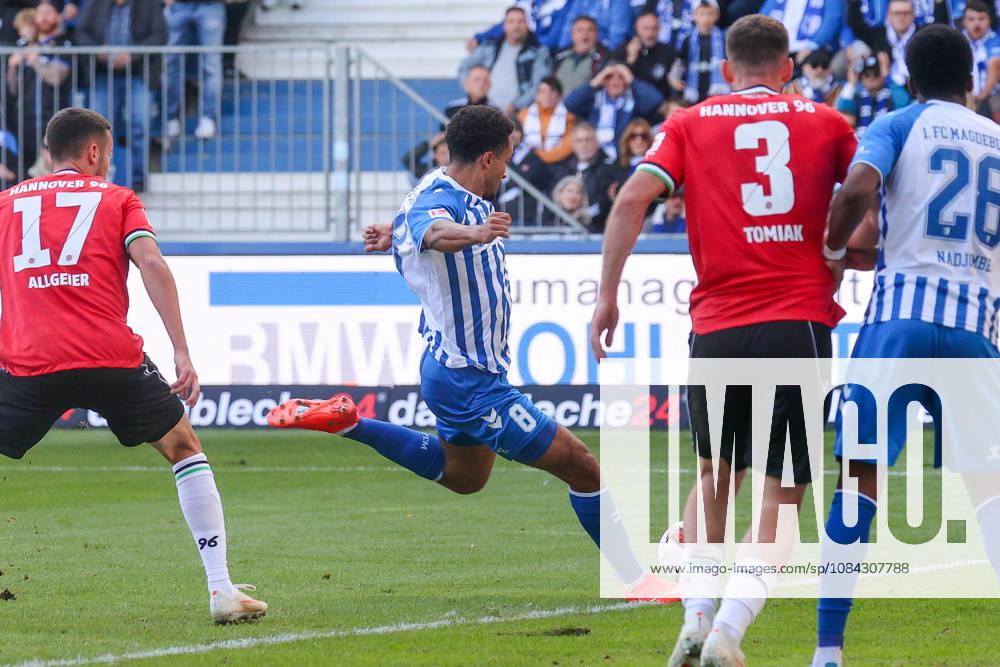 Soccer, 2. Bundesliga, 1. FC Magdeburg vs. Hannover 96,, from left: Goal to make it 2–0 by Emmanuel Iyoha, Magdeburg, 8. DFL and DFB regulations prohibit any use of photographs as image sequences and or quasi-video, Magdeburg