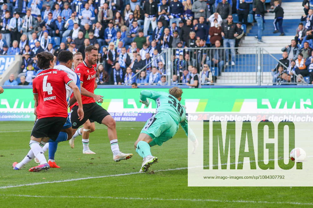 Soccer, 2. Bundesliga, 1. FC Magdeburg vs. Hannover 96,, from left: Goal to make it 2–0 by Emmanuel Iyoha, Magdeburg, 8. DFL and DFB regulations prohibit any use of photographs as image sequences and or quasi-video, Magdeburg