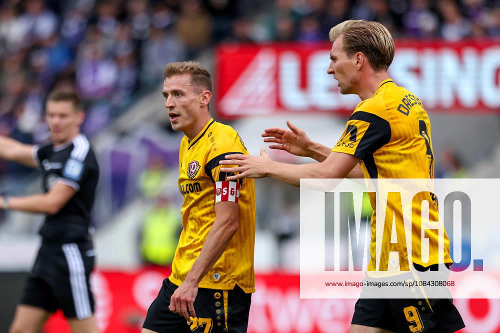 Soccer, 2. Bundesliga, VfL Osnabrück vs. SG Dynamo Dresden, Stadion an der Bremer Brücke, Matchday 7, 2026–2027 Season: Vincent Vermeij (SG Dynamo Dresden 9) celebrates with Niklas Hauptmann (SG Dynamo Dresden 27) after scoring the 0–1 goal. DFB regulations prohibit any use of photographs as image sequences and or quasi-video. Photo: WilkowskixPressefotoKochx NiedLower Saxony, Germany