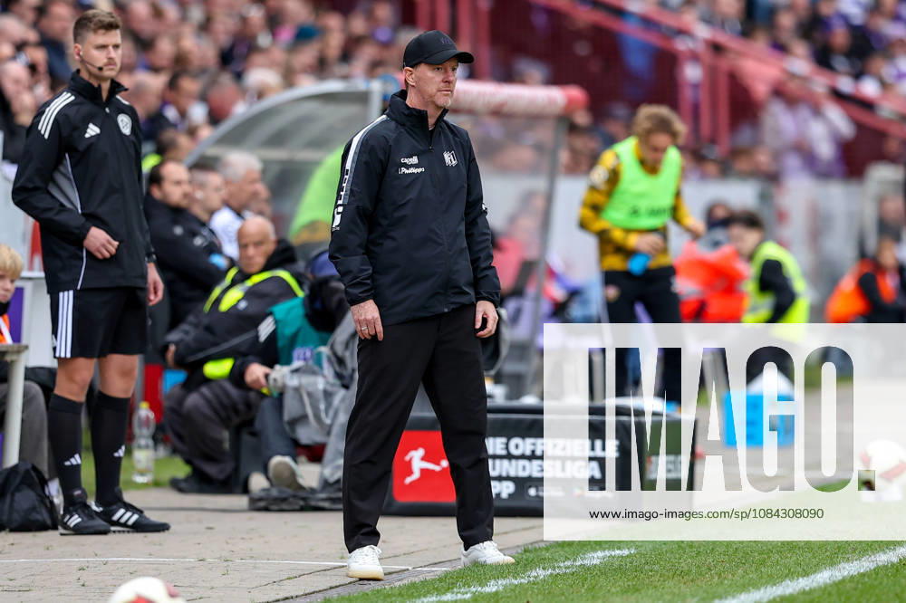Soccer, 2. Bundesliga, VfL Osnabrück vs. SG Dynamo Dresden, Stadion an der Bremer Brücke, Matchday 7, 2026–2027 season: Timo Schultz, VfL Osnabrück coach, staring intently from the sideline. DFB regulations prohibit any use of photographs as image sequences and or quasi-video. Photo: WilkowskixPressefotoKochx, Lower Saxony, Germany