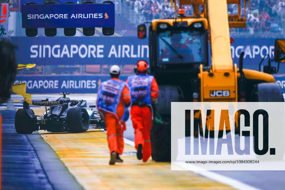 10th October 2026; Marina Bay, Singapore; Formula 1, Singapore Grand Prix, Sprint Race and Qualifying Day; George Russell (63) of Great Britain and Mercedes-AMG PETRONAS Formula One Team hits the wall and Walks away unhurt DavidxAsh
