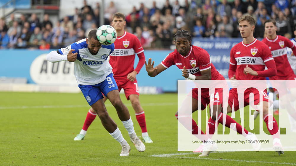 Hänsch Arena, Meppen, GER, 3rd Division, Matchday 9: SV Meppen vs. VfB Stuttgart II, Cyrill Akono, SV Meppen 9. DFL regulations prohibit any use of photographs as image sequences and or quasi-video. Meppen, Lower Saxony, Hänsch Arena