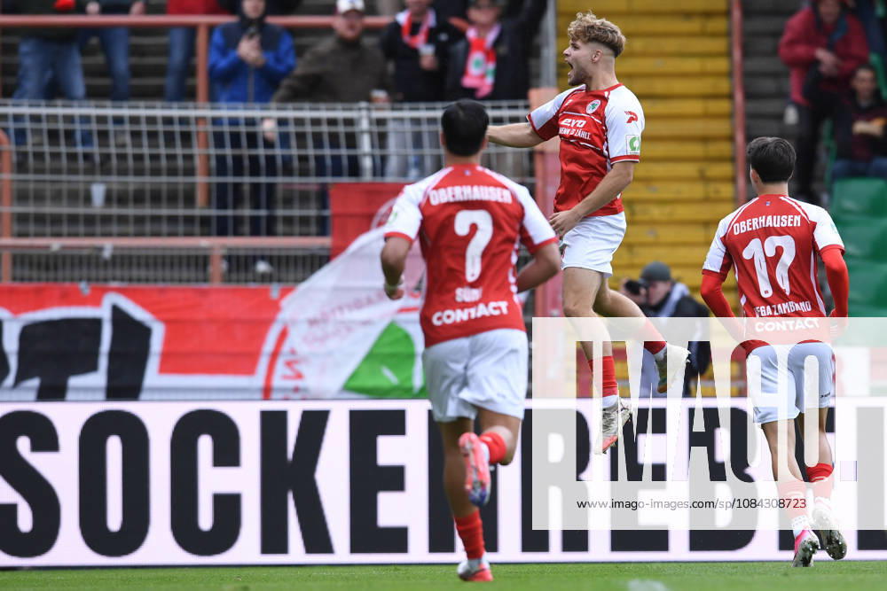 Soccer, Regionalliga West, Matchday 12: Rot Weiß Oberhausen vs. 1. FC Bocholt on October 10, 2026, at the Niederrhein Stadium in Oberhausen. Celebrations after the 1-0 goal by Timur Mehmet Kesim (Oberhausen) xRx