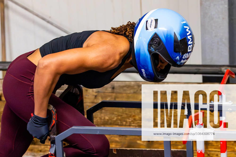GER, Bobsleigh, Season 26–27, Women, Central Performance Test in Bobsleigh: Push Test. As is tradition, the German bobsleigh pilots and their pushers gathered in Oberhof for a showdown. 98559 Oberhof LOTTO Thuringia EISARENA Oberhof Training Hall Start Facility Thuringia Germany
