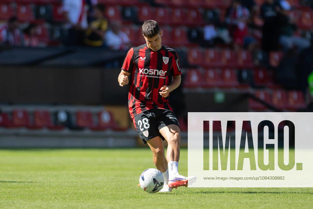 ESP LaLiga EA Sports Rayo Vallecano vs. Athletic Club Peio Canales of Athletic warms up during the LaLiga EA Sports match between Rayo Vallecano and Athletic Club, played at Vallecas Stadium in Madrid on October 10, 2026, in Spain. Spain Soccer