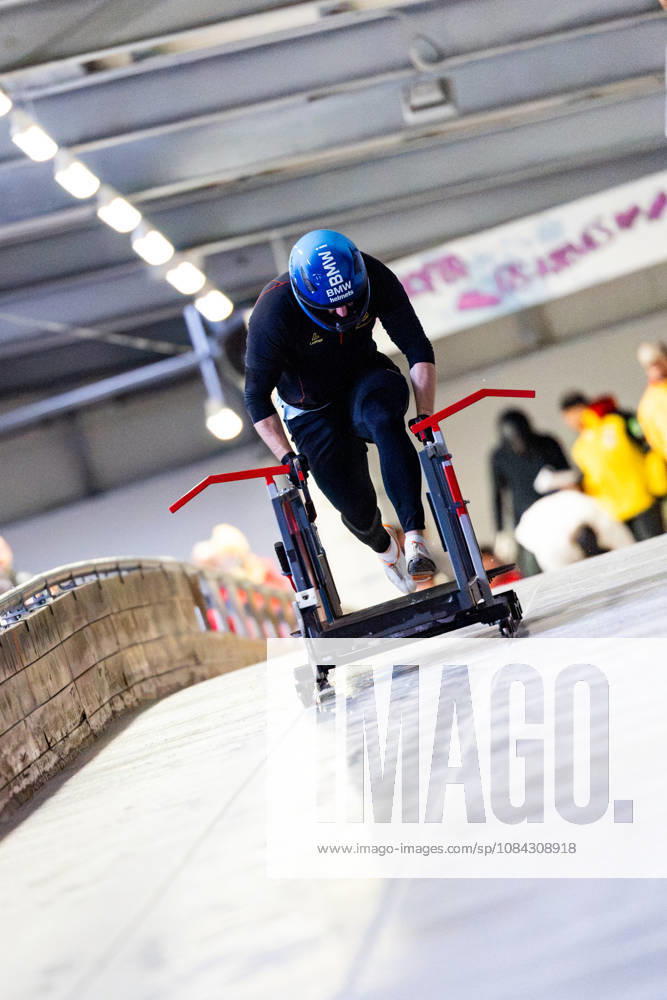 GER, Bobsleigh, Season 26–27, Men, Central Performance Test in Bobsleigh: Push Test. Traditionally, German bobsled pilots and their pushers have gathered in Oberhof for a test of strength. 98559 Oberhof LOTTO Thuringia EISARENA Oberhof Training Hall Start Facility Thuringia Germany
