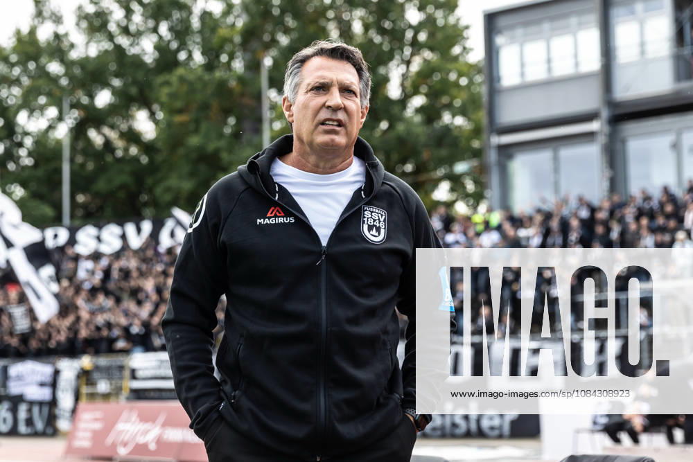 SSV Ulm 1846 Soccer vs. Eintracht Frankfurt II, Soccer, Regionalliga Southwest, Matchday 11, Donaustadion Ulm, October 26, 2010; cropped single image, portrait: Alois Schwartz, SSV Ulm 1846 Soccer, coach and sporting director; SSV Ulm 1846 Soccer vs. Eintracht Frankfurt II, Soccer, Regionalliga Southwest, Matchday 11, Donaustadion Ulm, October 26, Photo by Lucca Fundel, Ulm, Donaustadion, Baden-Württemberg, Germany
