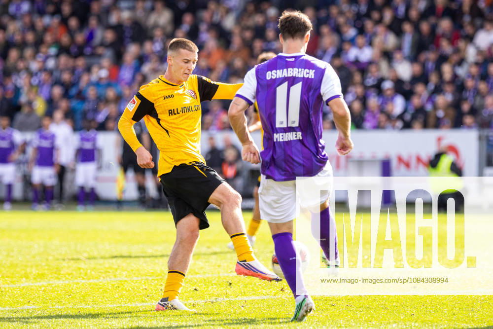 L R Tobias Raschl (SG Dynamo Dresden, 21) in a tackle with Robin Meissner (VfL Osnabrück, 11, GER), VfL Osnabrück vs. SG Dynamo Dresden, Soccer, 2. Bundesliga, Matchday 7, 2026–2027 season, October 10, 2026 DFL regulations prohibit any use of photographs as image sequences and or quasi-video GER, VfL Osnabrück vs. SG Dynamo Dresden, soccer, 2. Bundesliga, Matchday 7, 2026–2027 season, October 10, 2026 Osnabrück