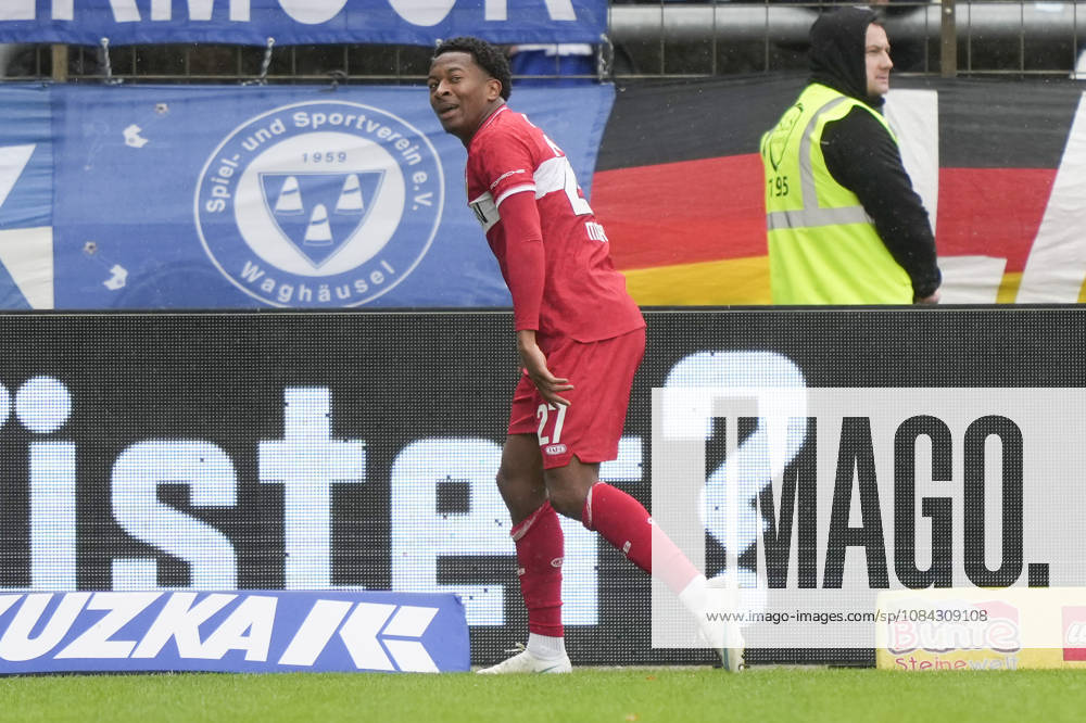Hänsch Arena, Meppen, GER, 3. Liga, Matchday 9: SV Meppen vs. VfB Stuttgart II, Jarzinho Malanga of VfB Stuttgart II (27) celebrates after scoring the 0–1 goal. DFL REGULATIONS PROHIBIT ANY USE OF PHOTOGRAPHS AS IMAGE SEQUENCES AND OR QUASI-VIDEO. Meppen, Lower Saxony, Hänsch Arena